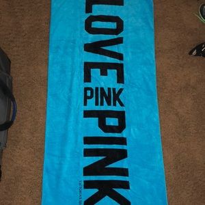 NWT VICTORIAS SECRET PINK BEACH TOWEL